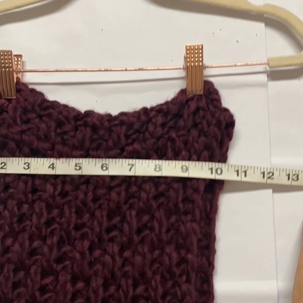 Old navy maroon infinity scarf NWT crocheted measurements in pic‎ (W-005)